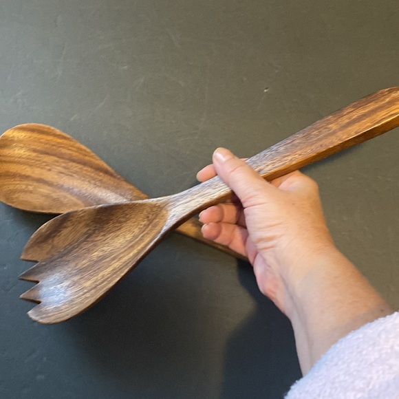 Monkey pod wooden serving spoons - Picture 2 of 4